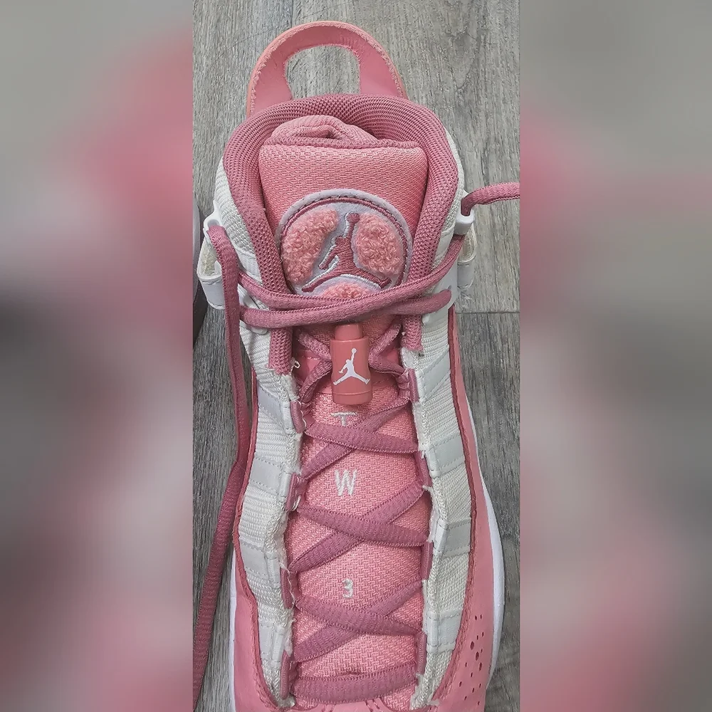 Air Jordan 6 Rings GS sneaker in the 'Coral Chalk' colorway-Size 6Y